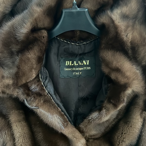 Mink short coat brown. Great condition size 44 - Picture 5 of 7